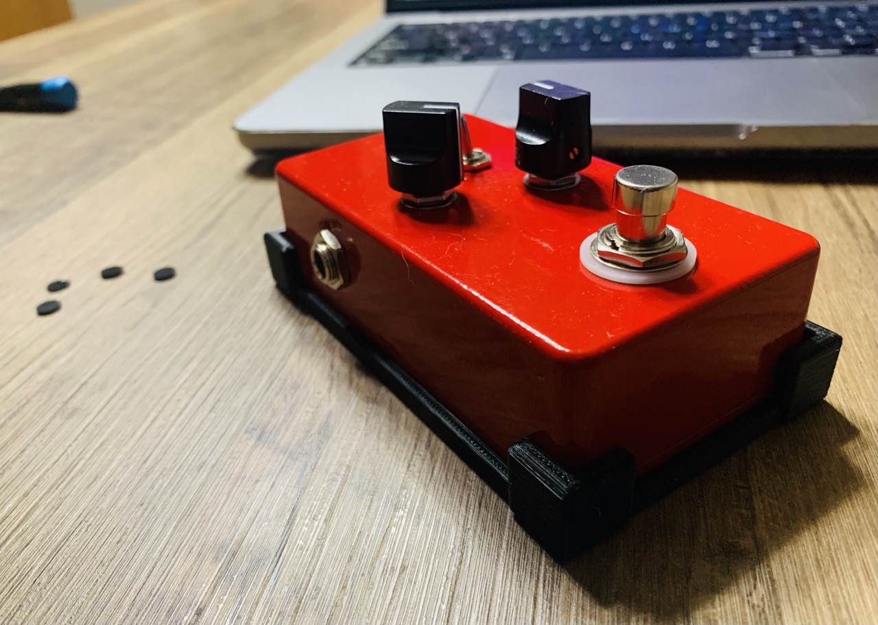 Hammond 1590B Enclosure Guitar Pedal mounting plate (3D-print)